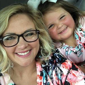 Meet your Posher, Caitlin